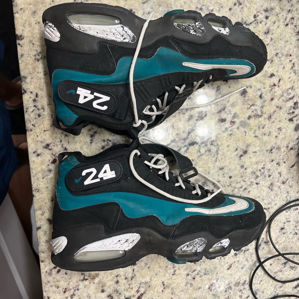 Ken Griffey kicks - size 10 - used